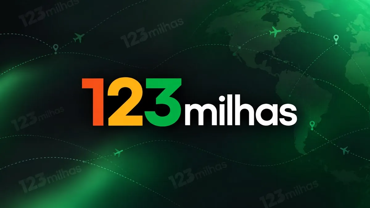 Logomarca da 123milhas em destaque sobre composição institucional