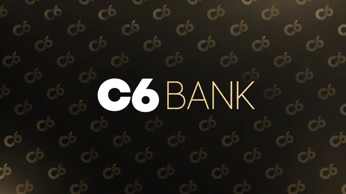 Logomarca C6 Bank em branco e dourado sobre fundo preto padronizado