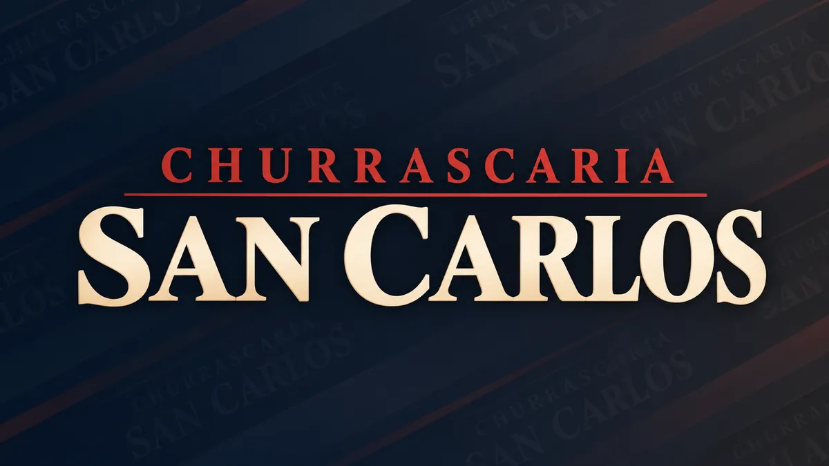 Nome Churrascaria San Carlos em letras claras e vermelhas sobre fundo azul-escuro diagonal