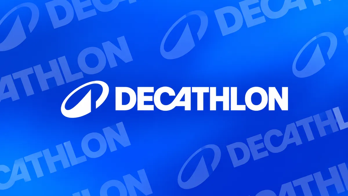 Identidade visual da Decathlon em composição institucional azul
