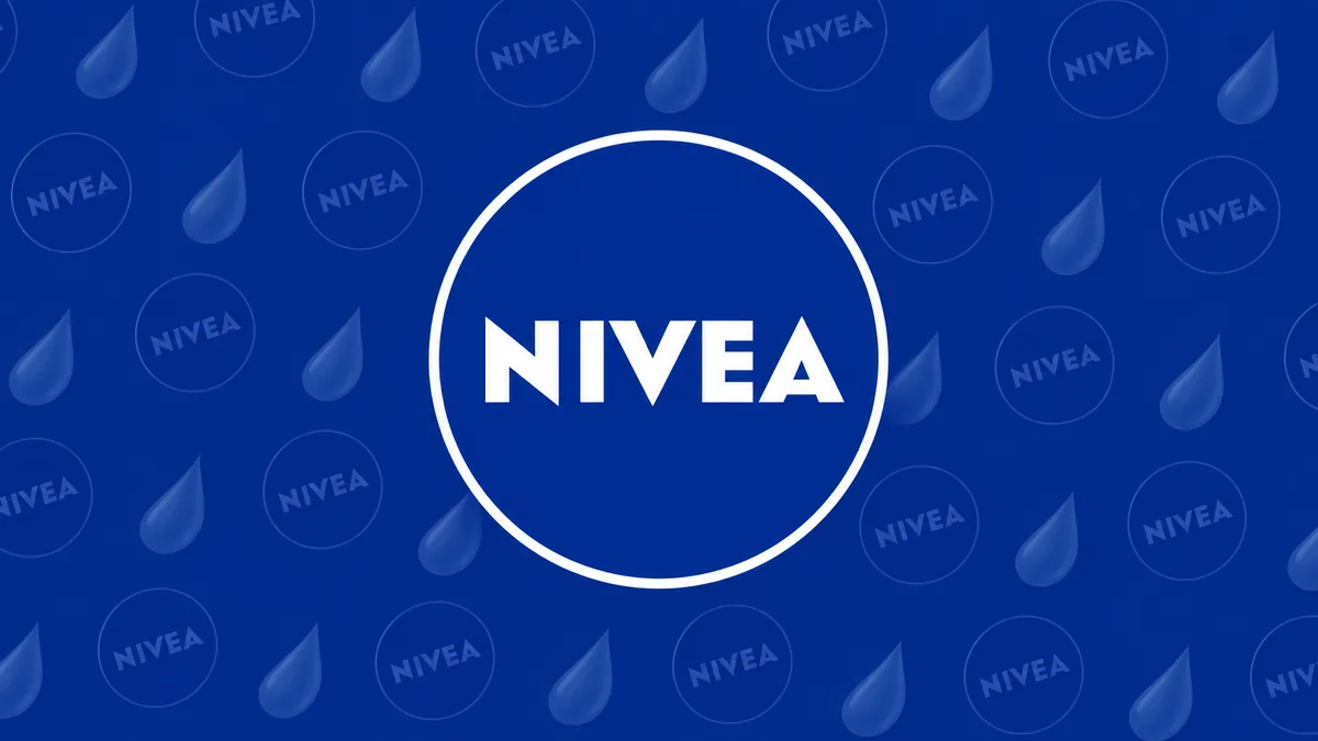 Identidade visual da NIVEA em composição institucional
