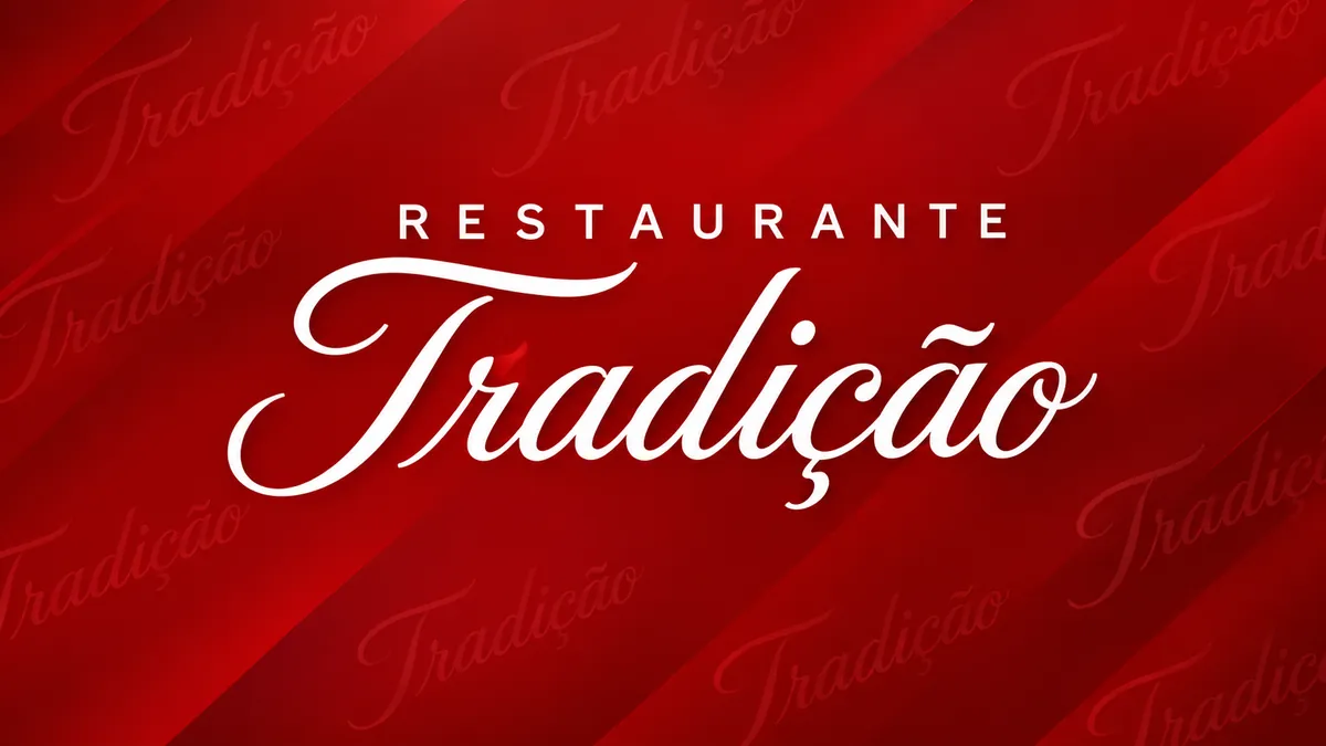 Nome Restaurante Tradição em branco sobre fundo vermelho com padrão diagonal