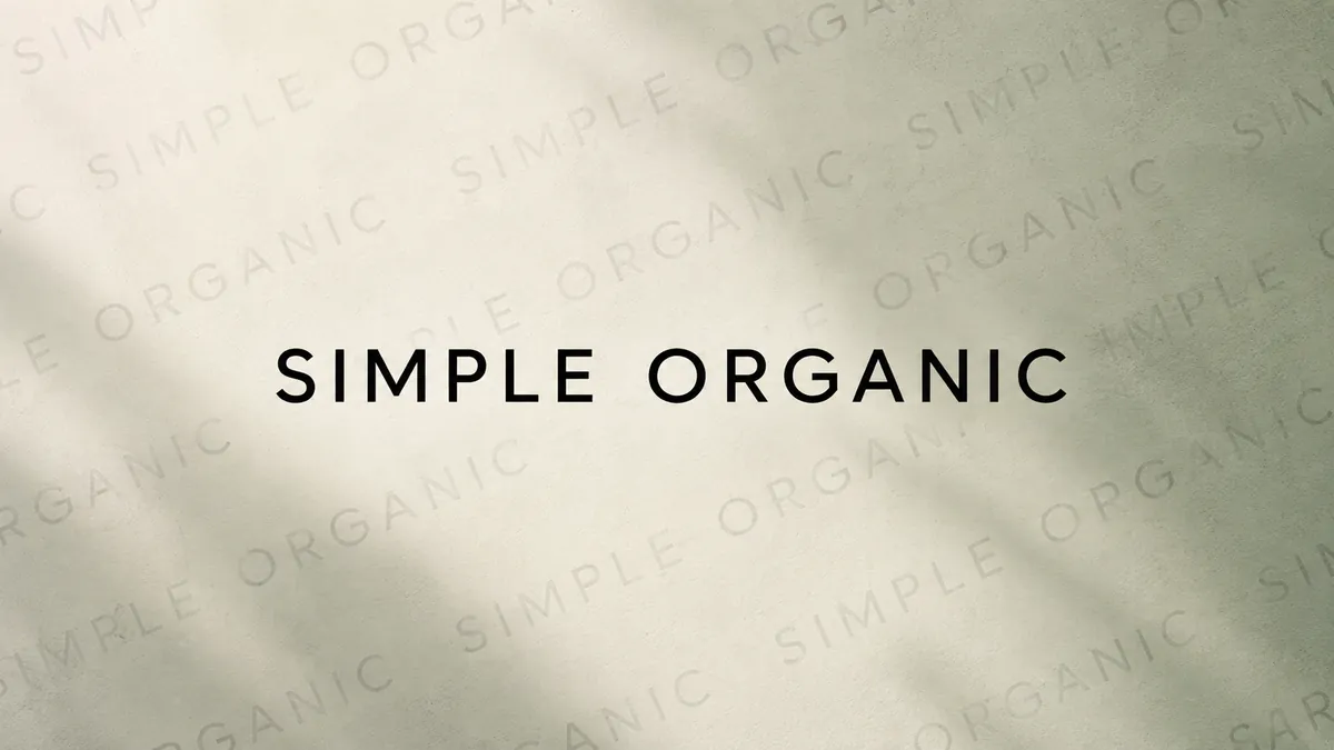 Identidade visual da Simple Organic em composição institucional